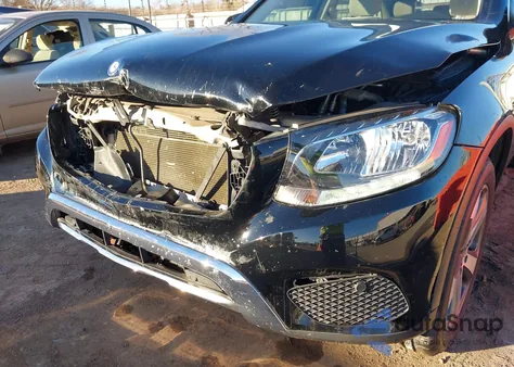 2016 Mercedes-Benz Glc 300 z USA, uszkodzony, nr VIN WDC0G4JB1GF109443